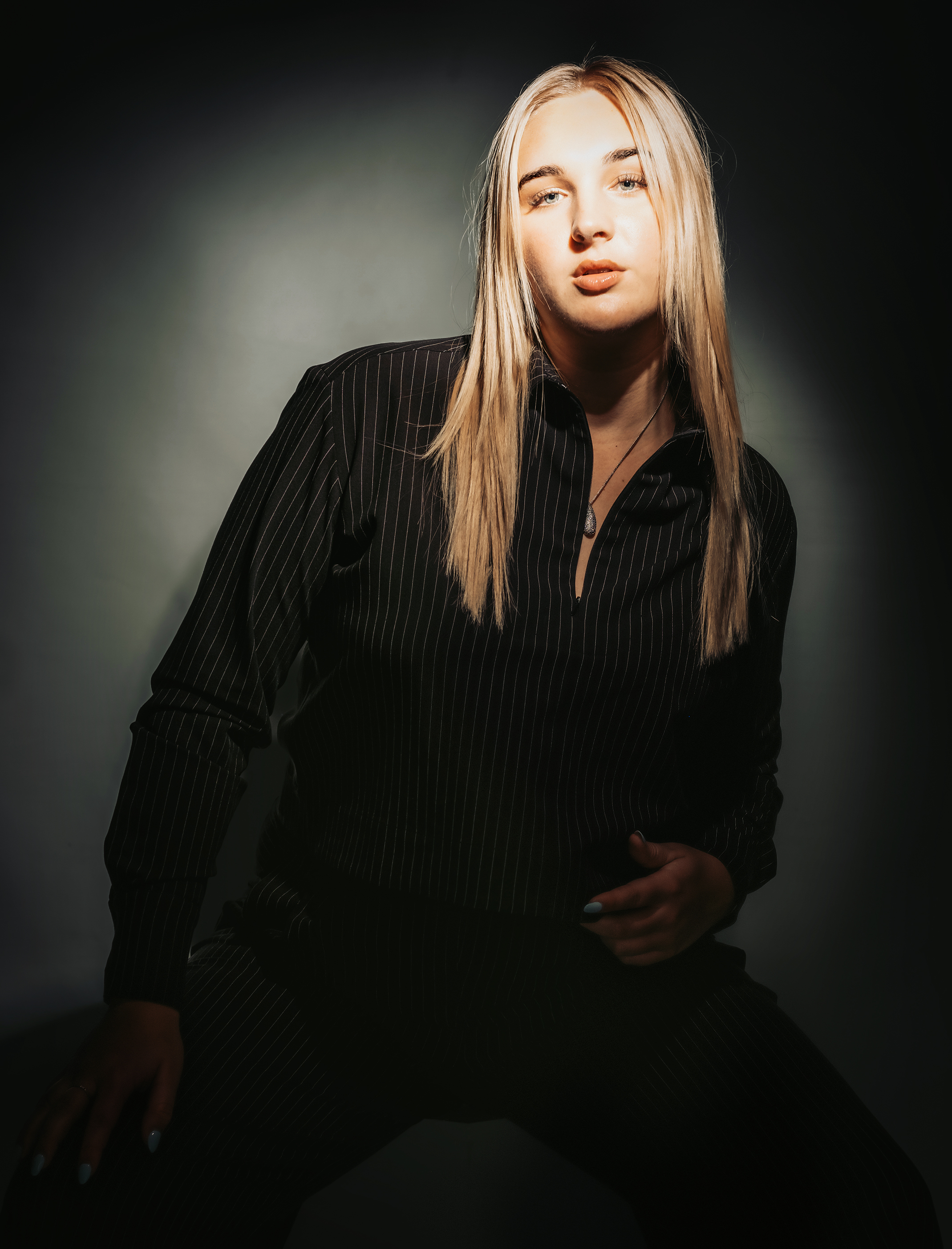 Aston Studio (Drama) 00-17_1